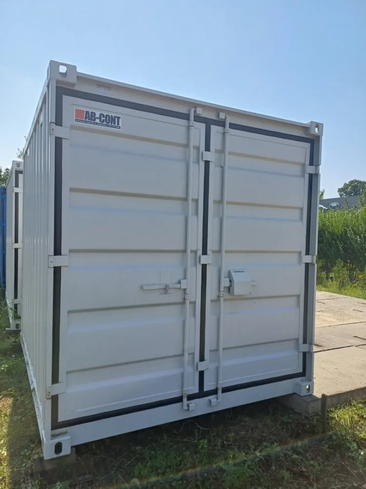 Storage container 10