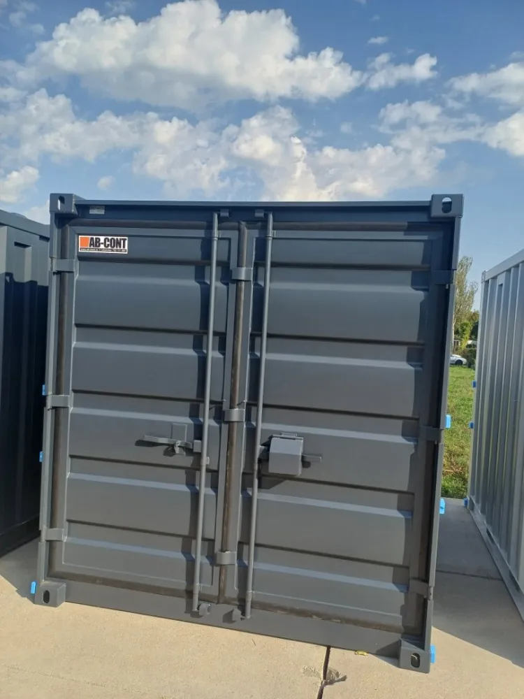Storage container 10